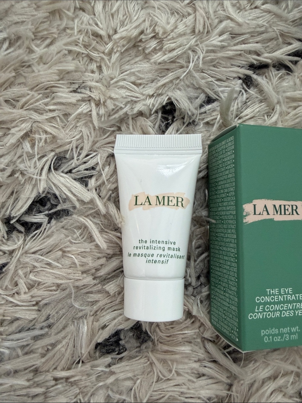 La Mer Green Luxury Skincare Gift Bag with Ribbon - Picture 5 of 5